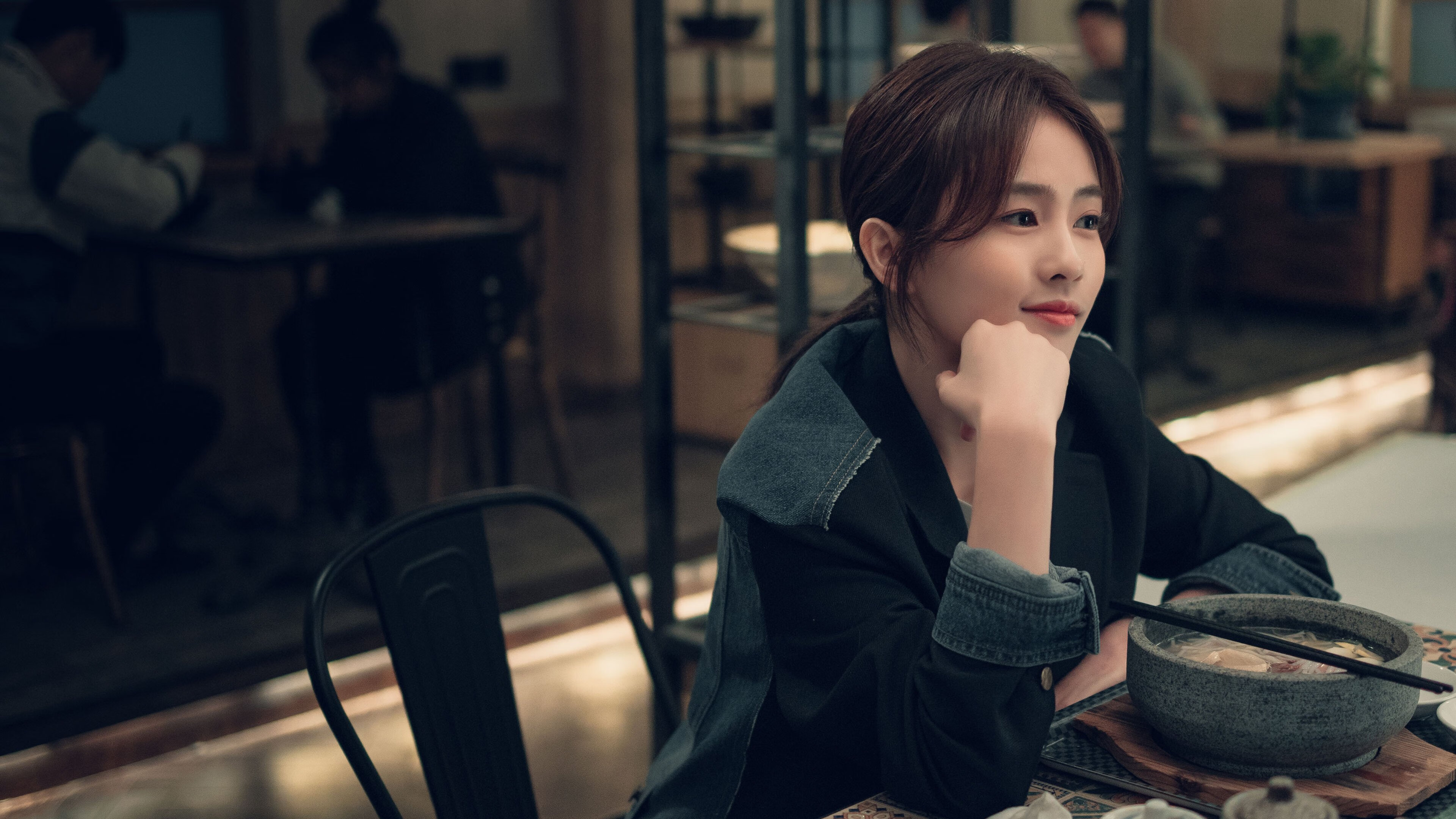 AYX体育官网-世界滑雪巡回赛中国选手表现亮眼，收获多枚奖牌，滑雪世界锦标赛